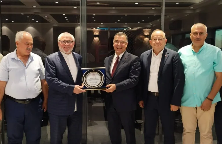 Çınar İçin Veda Yemeği Düzenlendi