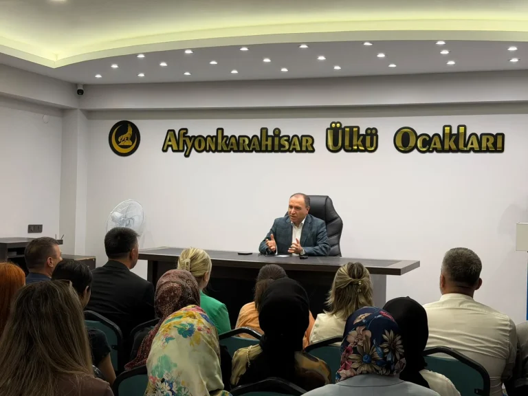 Karakaş, Seminerde Konuştu