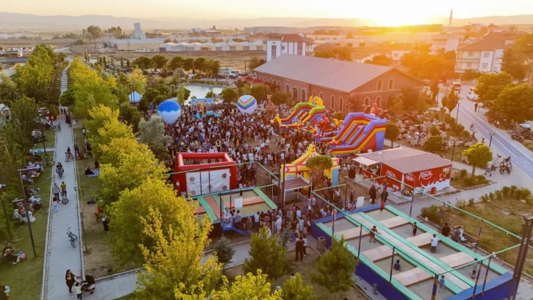 Sandıklı’da Çocuk Karnavalı Gerçekleştirildi