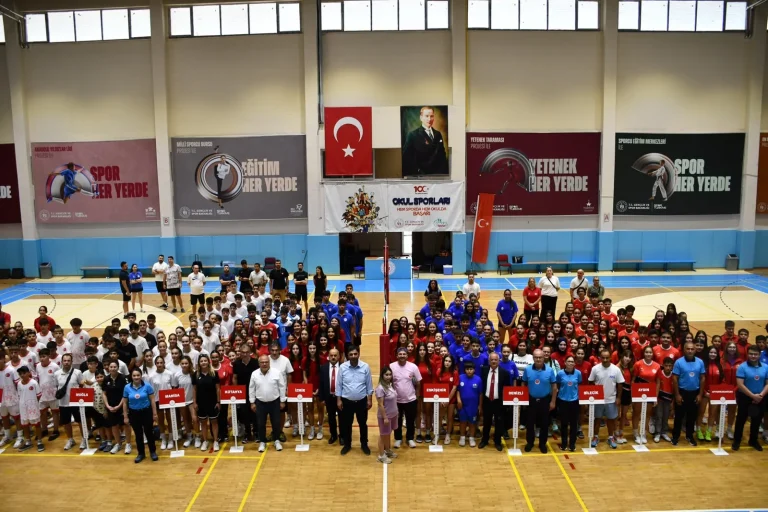 VOLEYBOL MÜSABAKALARI AFYONKARAHİSAR’DA BAŞLADI