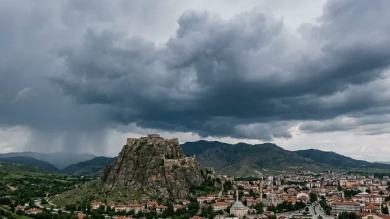 AFYONKARAHİSAR’DA YEREL SAĞANAK BEKLENİYOR