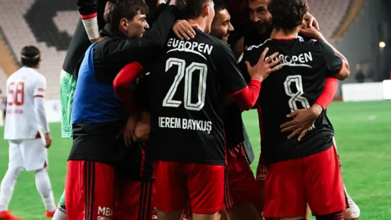 Eskişehirspor Evinde Fark Etti: Balıkesirspor Karşısında Gol Yağmuru 7-1