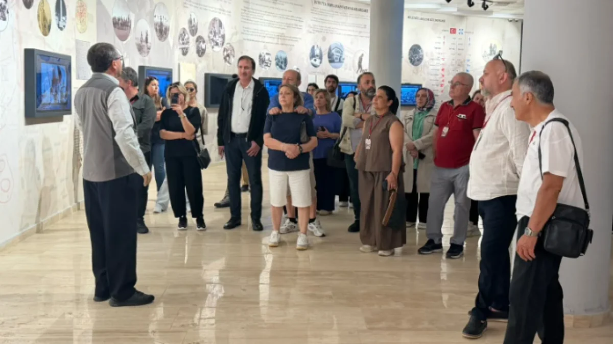 KGK Yerel Medya Meclisi İstiklal Merkezi’ni ziyaret etti
