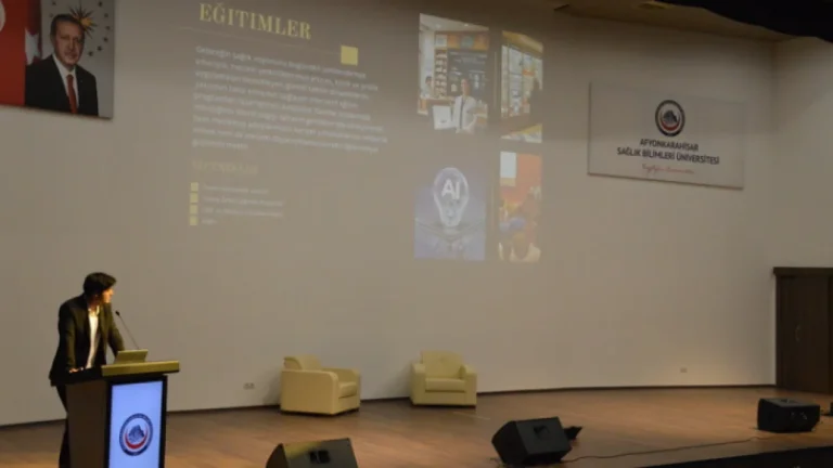 PHARMAFYON-1 KONGRESİ ECZACILIK CAMİASINI BULUŞTURDU