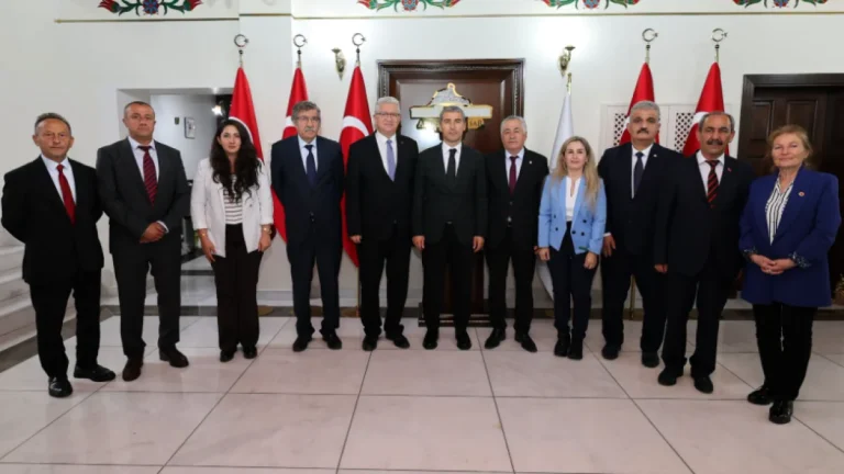 Yeni Parti Afyonkarahisar İl Başkanı Hasan Karadeniz’den Vali Aktaş’a Ziyaret