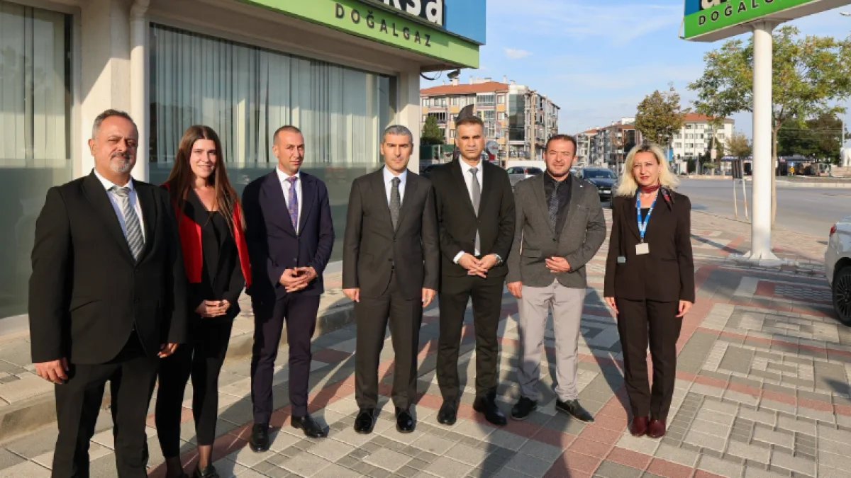 Afyonkarahisar Valisi Dr. Naci Aktaş, Şehirdeki Doğalgaz Çalışmalarını Yerinde İnceledi: