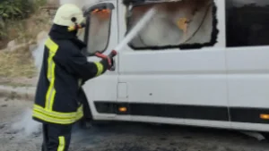 Afyonkarahisar’da Gazlıgöl Caddesi Üzerinde Hareketli Dakikalar: Seyir Halindeki Araç Bir Anda Alev Aldı!