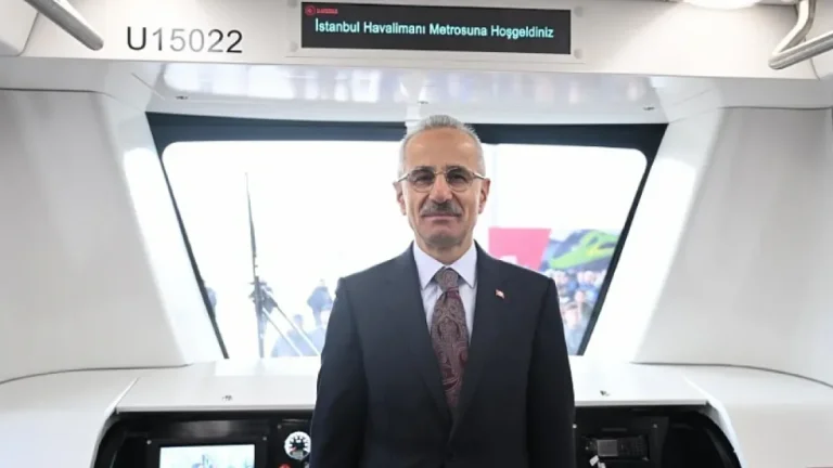 Afyonkarahisar’ın Ulaşımını Değiştirecek 8,5 Kilometrelik Raylı Sistem Hattında Çalışmalar Sürüyor