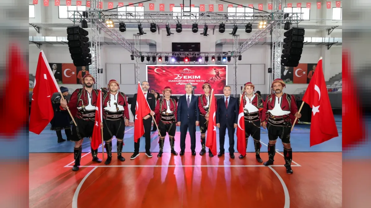 Afyonkarahisar’da 29 Ekim Cumhuriyet Bayramı Coşkuyla Kutlandı
