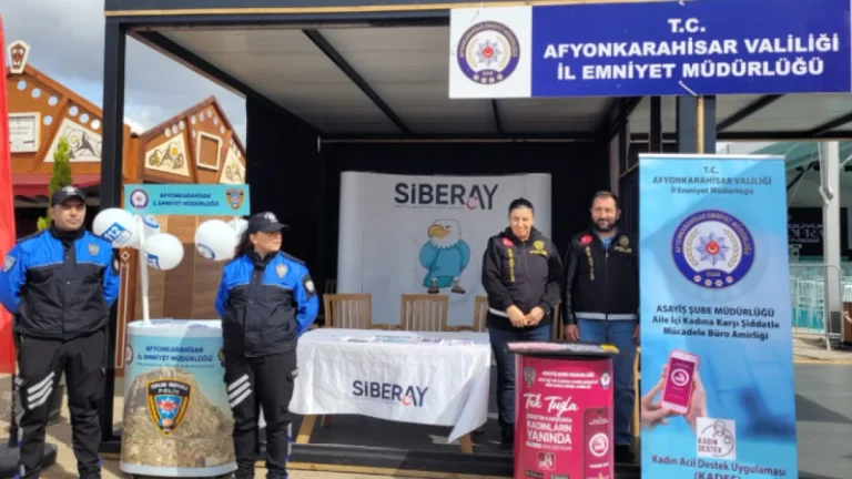 Emniyet Ekipleri Festivalde Stant Açtı: Binlerce Kişiye KADES ve Siber Güvenlik Anlatıldı