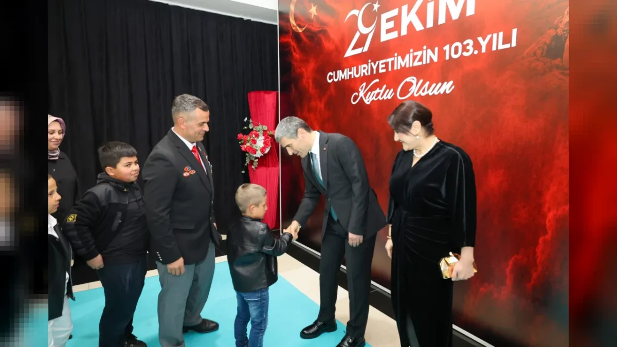 Afyonkarahisar’da Cumhuriyet Bayramı Kabul Töreni Düzenlendi