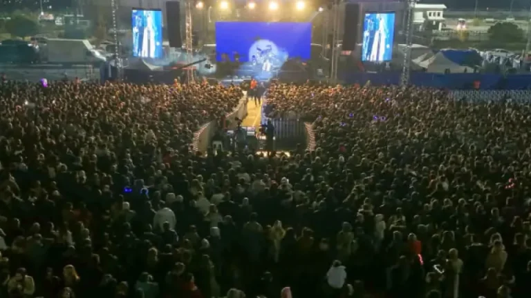 Gastro Afyon’da Unutulmaz Gece: İrem Derici ve Ekin Uzunlar Sahne Aldı!