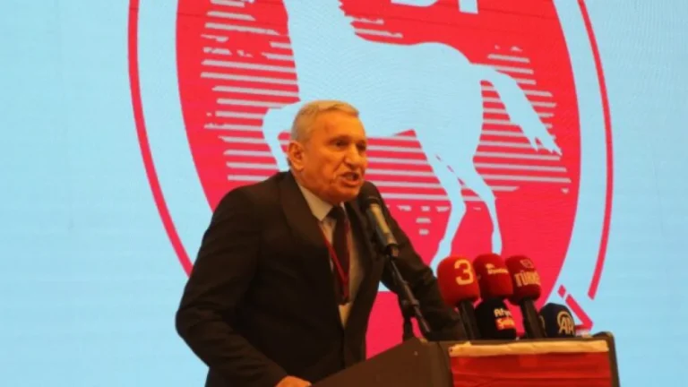 ŞEHİT BABASININ ACISI SİYASİ TARTIŞMALARIN ÜZERİNDE TUTULMALIDIR