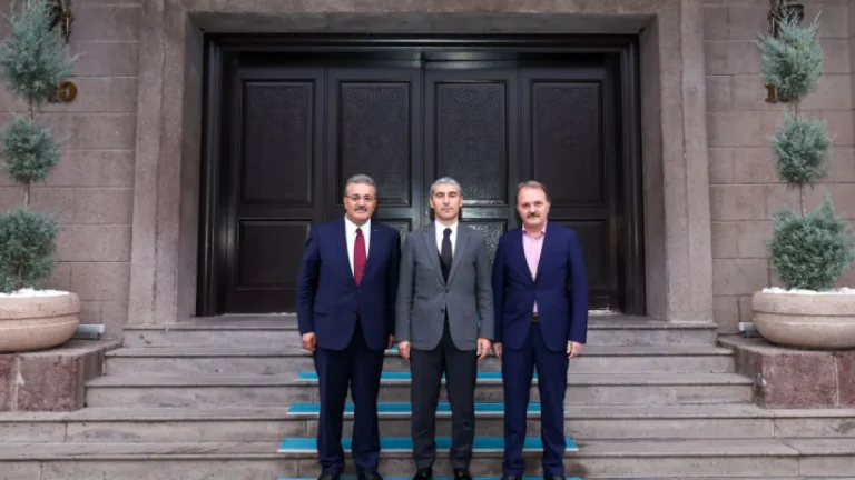 Vali Dr. Naci Aktaş, Bakan Yardımcıları Ertem ve Özçelik ile SGK Başkanı Elitaş’ı Ağırladı
