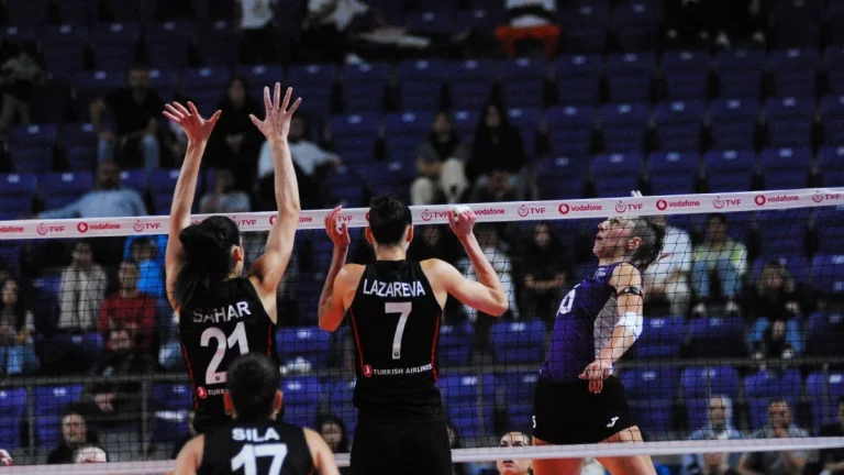 Vodafone Sultanlar Ligi 2. haftasında Sinnada Hotels Afyon Belediye Yüntaş, sahasında Türk Hava Yolları’na 3-1 mağlup oldu.