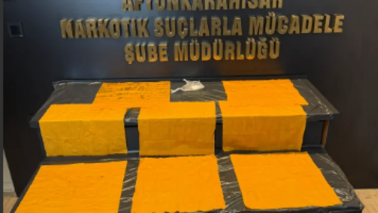 Yol Kontrolünde Yakalandı: Araçtan 17 Bin 600 Kullanımlık Peçete Uyuşturucu Çıktı