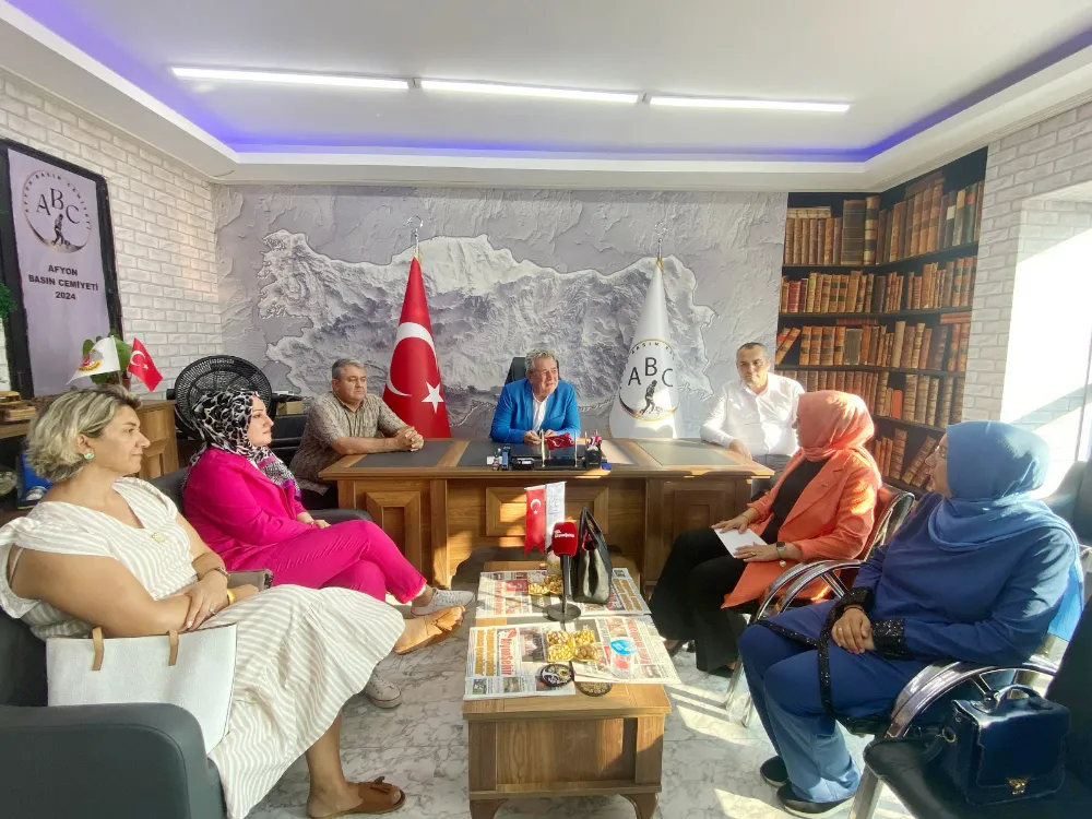 KADEM Afyonkarahisar Temsilcisi Huriye Akçay ve dernek üyeleri, Afyon Basın