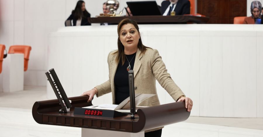 CHP Afyonkarahisar Milletvekili Av. Burcu Köksal, deprem bölgelerinde depremzedelerin acılarına