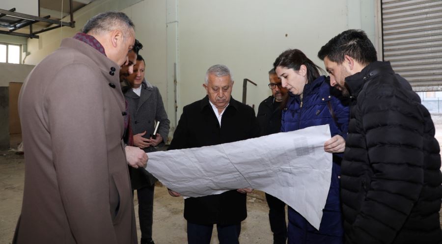 Afyonkarahisar Belediye Başkanı Mehmet Zeybek, halkın en temel gıda ürünü