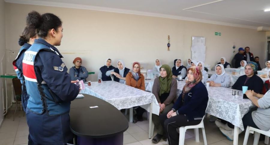 Afyonkarahisar İl Jandarma Komutanlığı ekiplerince, Kadın Acil Destek Uygulaması (KADES)