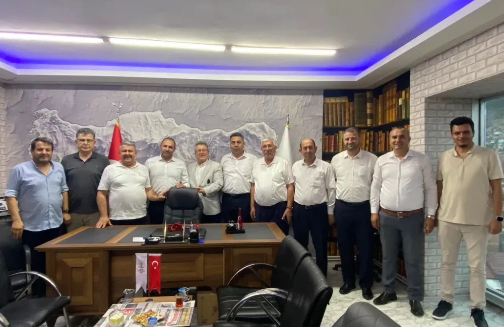 Afyonkarahisar Pancar Kooperatifi Başkanı İbrahim Eroğlu ve yönetim kurulu üyeleri,