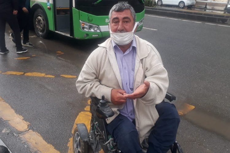 Batman’da evde bakım maaşı kesilen yüzlerce engelli vatandaştan biri olan