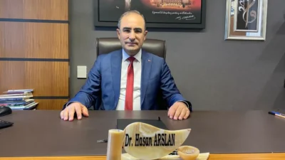 Ayetlerin okunduğu Cuma hutbesine ‘saçmalık’ diyen CHP Sözcüsü Deniz Yücel’e