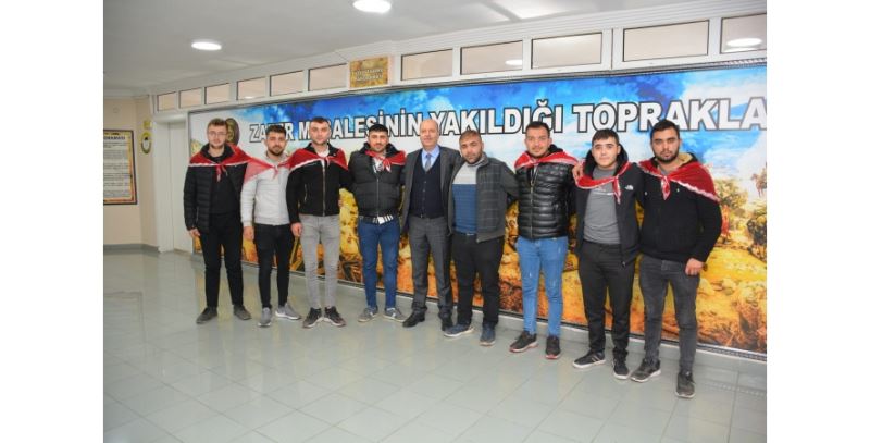     Şuhut ilçesi köyü olan Mahmut Köyündeki gençlerden Başkan