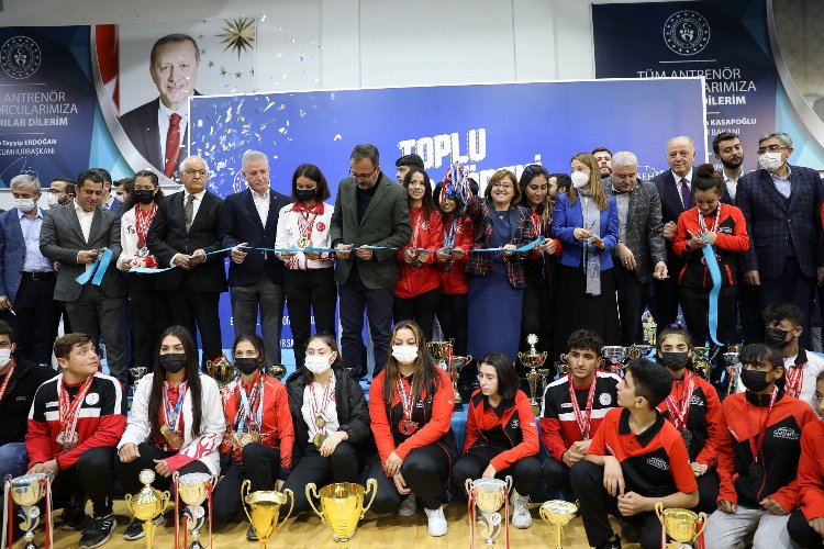 Gaziantep Büyükşehir Belediyesi tarafından yapımı tamamlanarak hizmete kazandırılan 9 spor