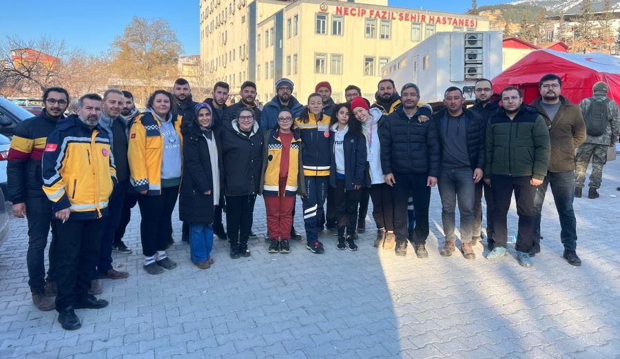 Afyonkarahisar’dan deprem bölgesine gönderilen sağlık ekibi, görevlerini tamamlayarak kente dönüş