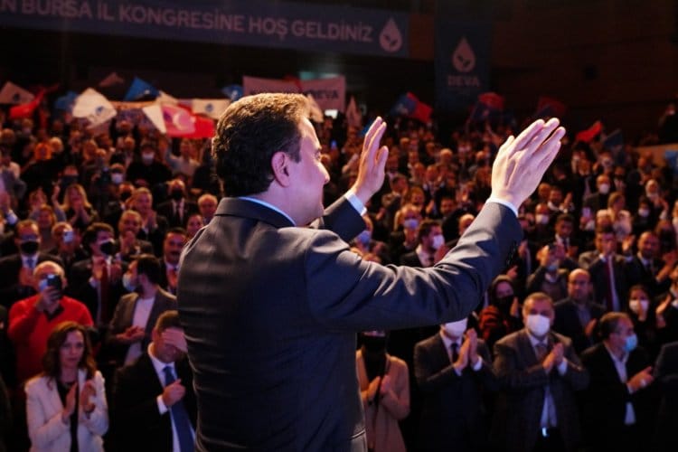 “Türkiye sizin hedeflerinizden çok büyük bir ülke” diyerek Cumhurbaşkanı Recep